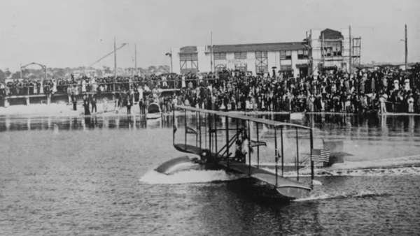 The First Commercial Flight in History: A Milestone in Aviation